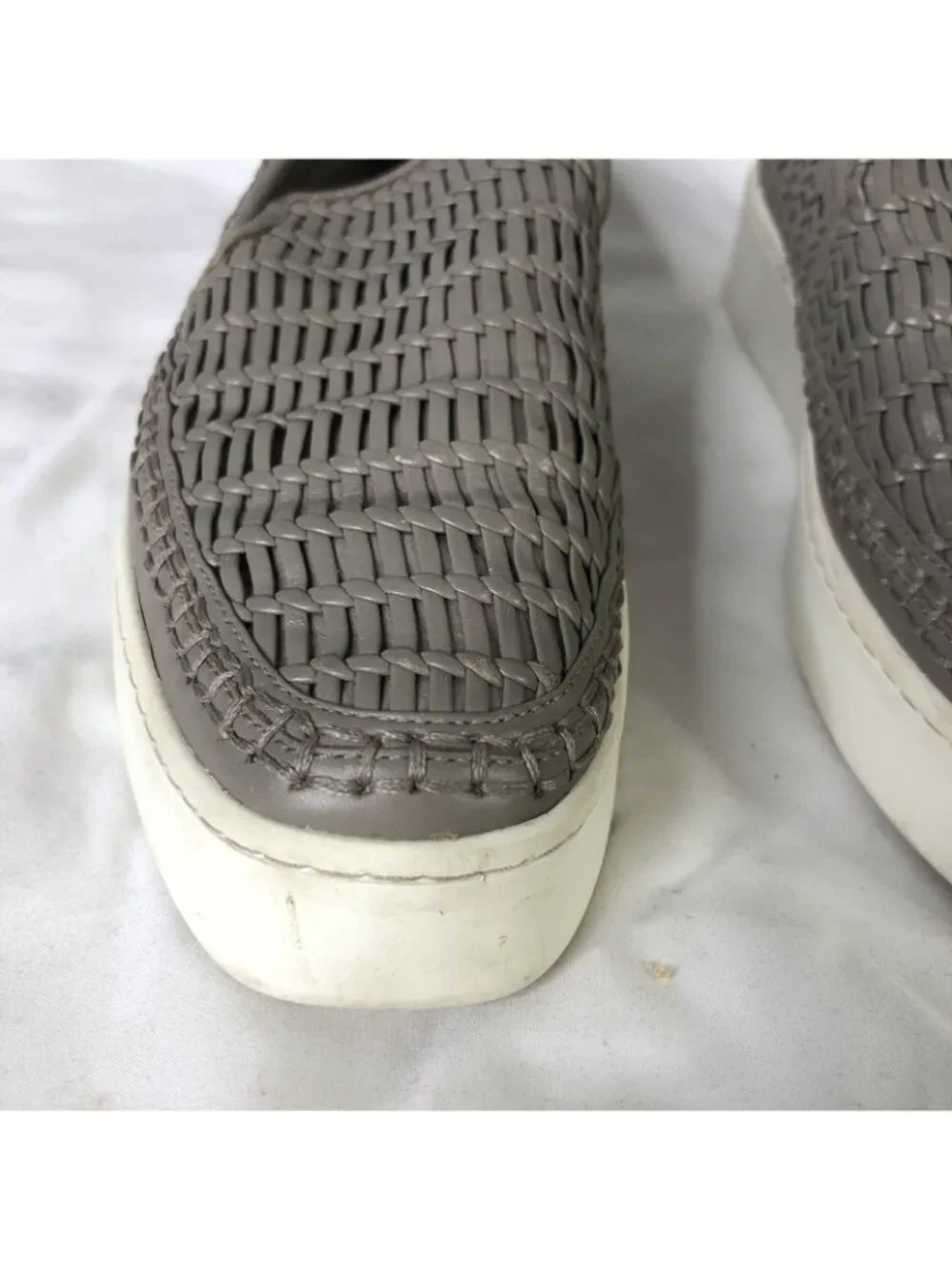 Vince Shoes Womens Size 8 Gray Woven Leather Slip On Platform Comfort Sneakers